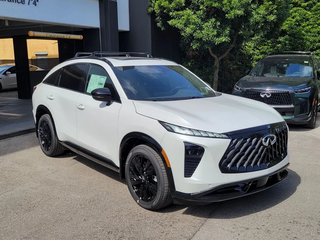 New 2027 RADIANT WHITE INFINITI Sport AWD image 2