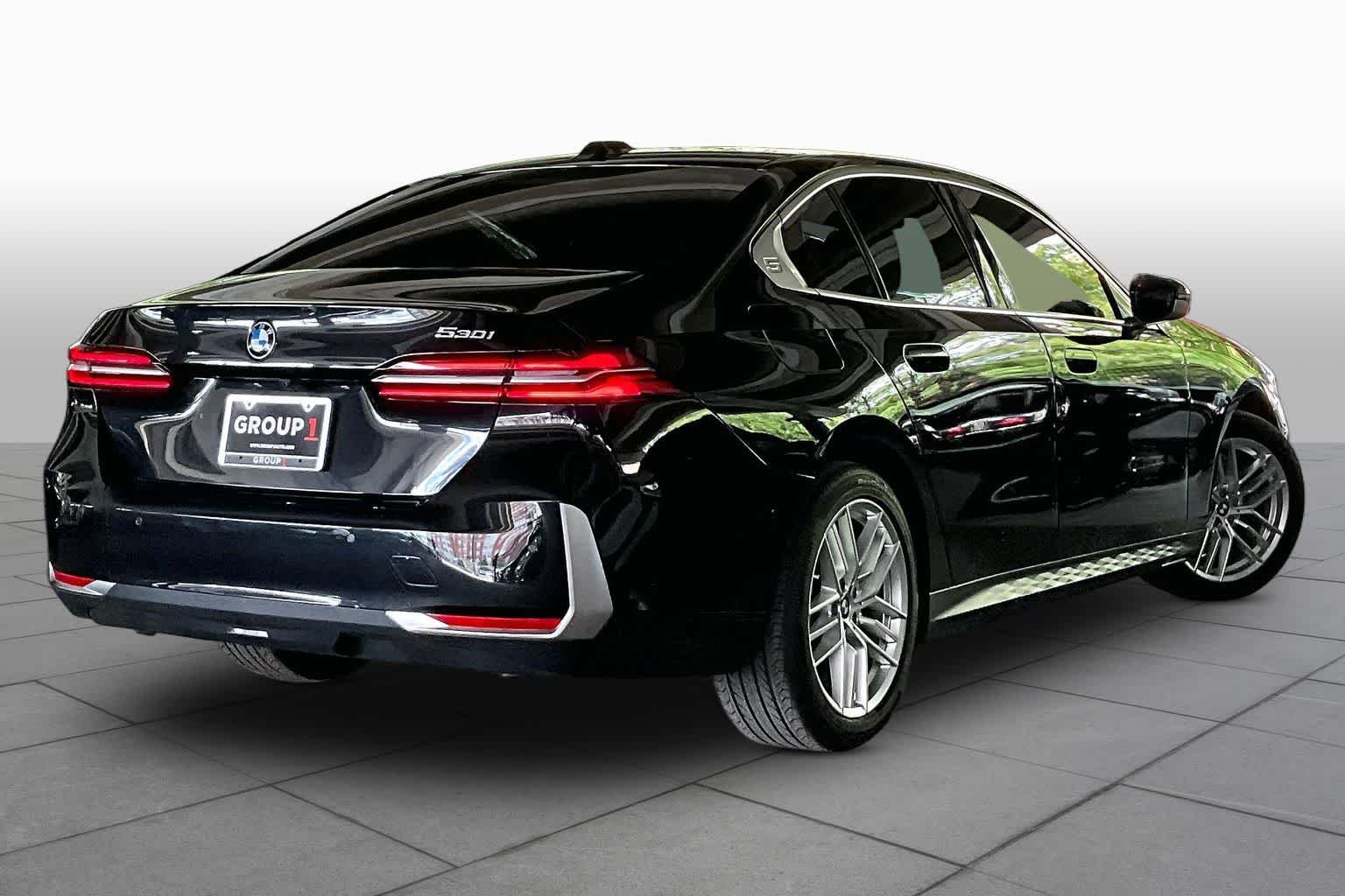 Used 2025 Black Sapphire Metallic BMW 530i image 12