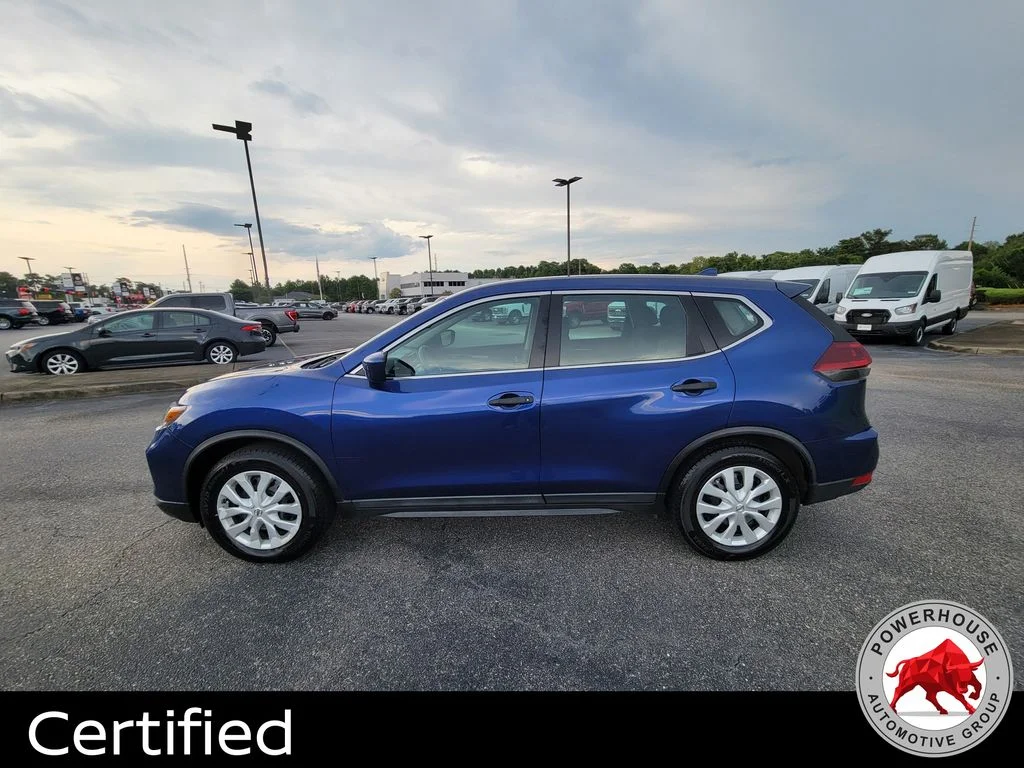 Used 2020 Blue Nissan S image 2