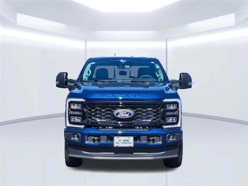 New 2027 Blue Ford XLT image 17