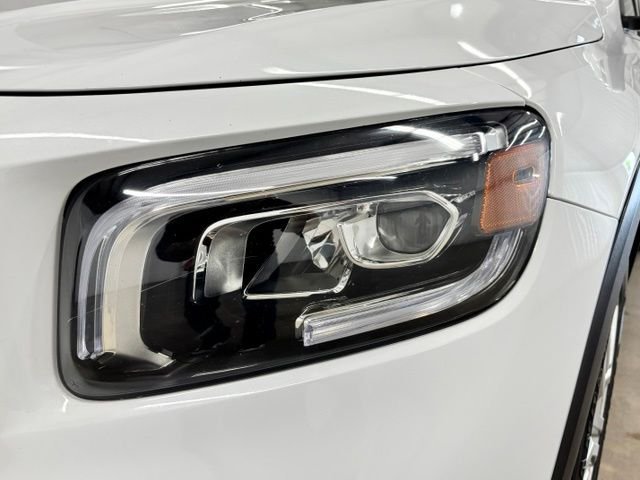 Used 2020  Mercedes-Benz GLB 250 image 9