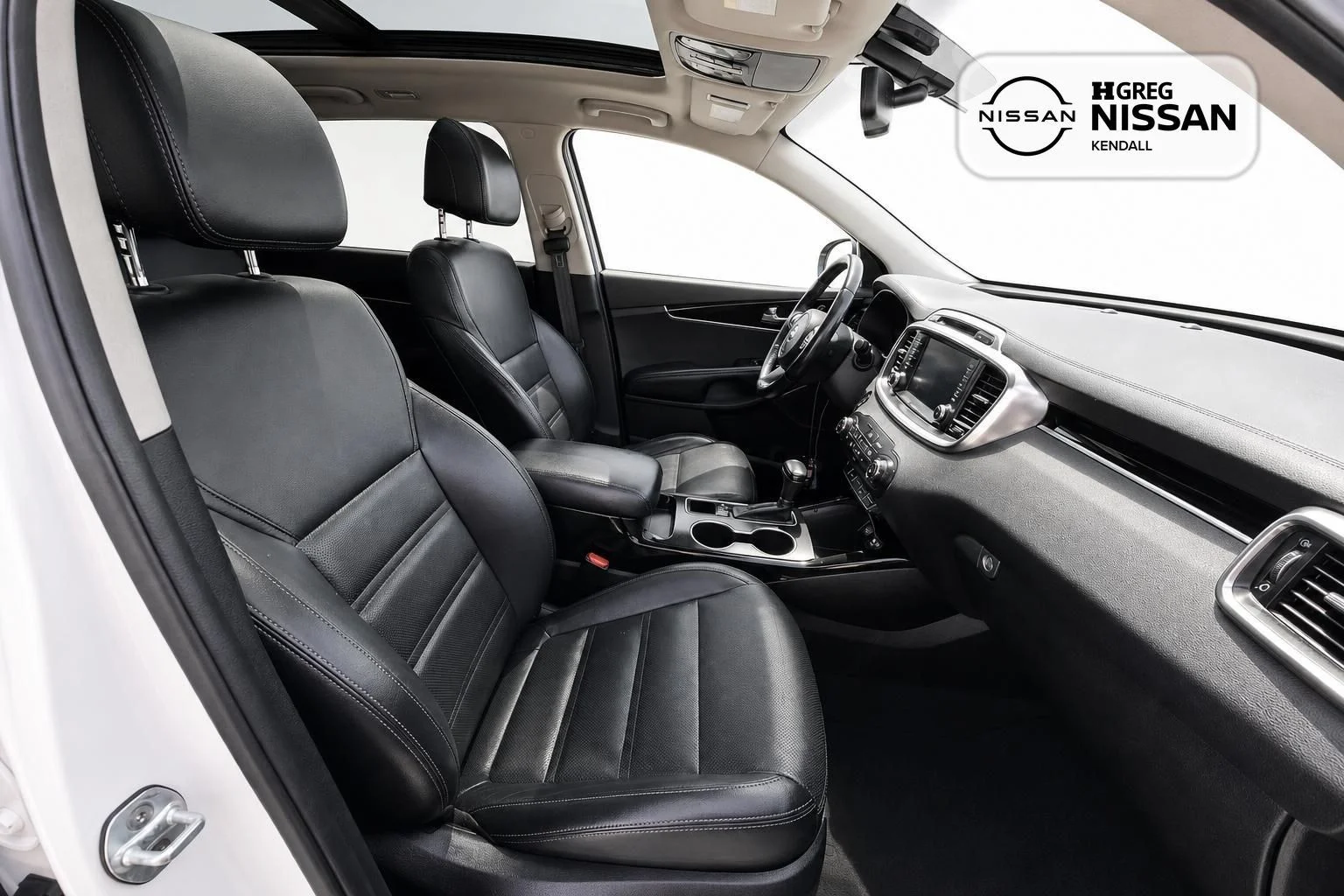 Used 2017 White Kia SX image 11