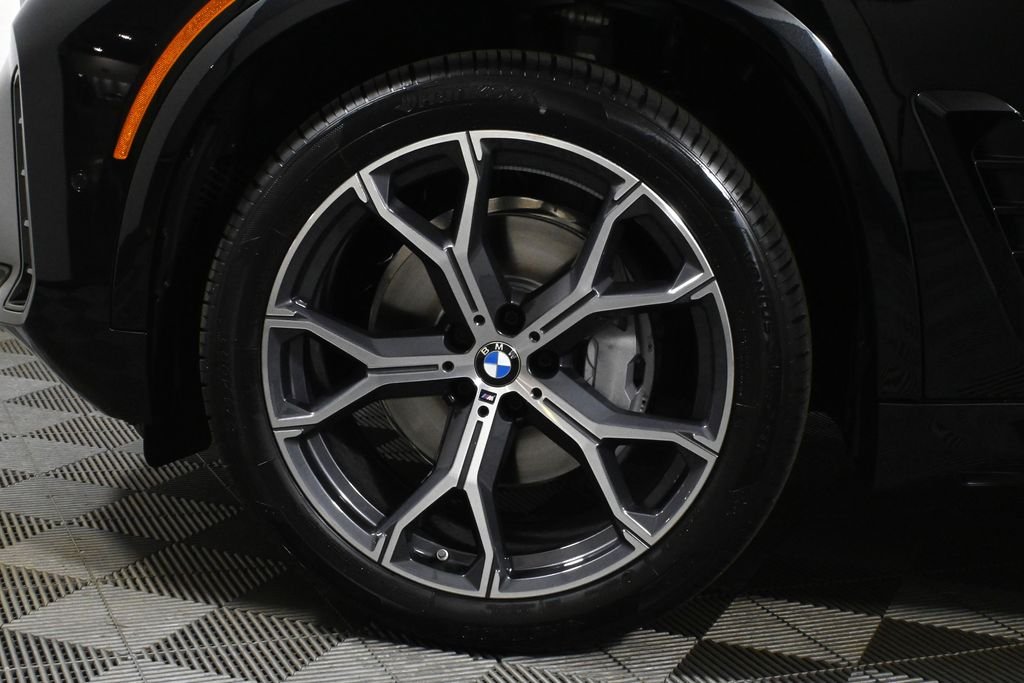 Used 2026 Black BMW xDrive40i image 12