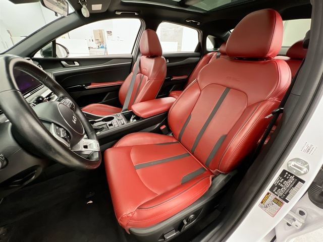 Used 2024 White Kia GT-Line image 9