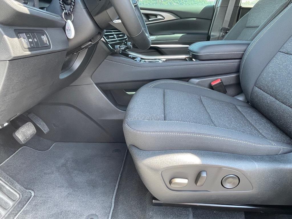 2027 Chevrolet Traverse LT - Photo 22