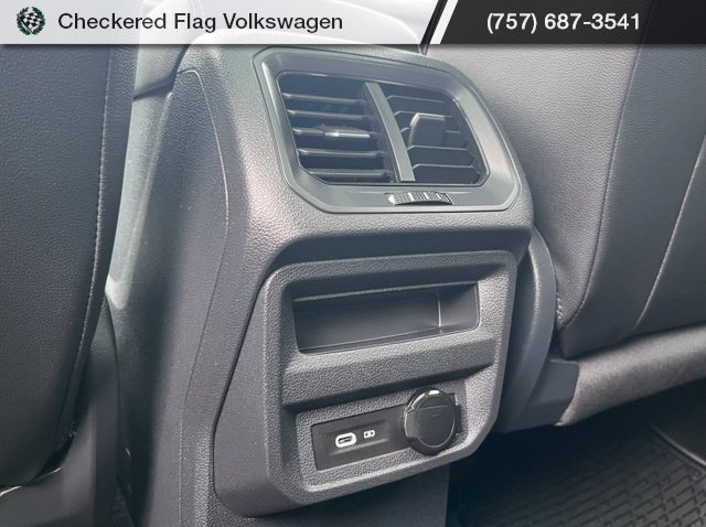 Used 2022 Platinum Gray Metallic Volkswagen 2.0T SE image 30