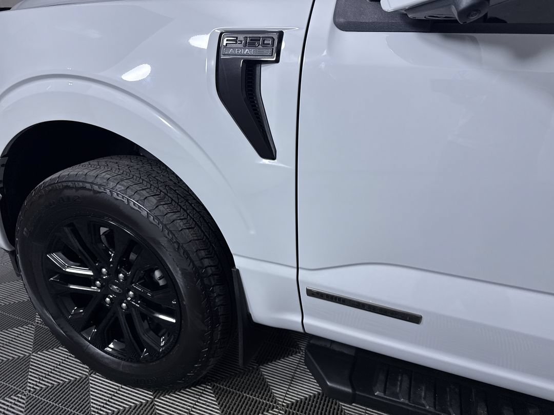 Used 2024 Avalanche Ford LARIAT image 27