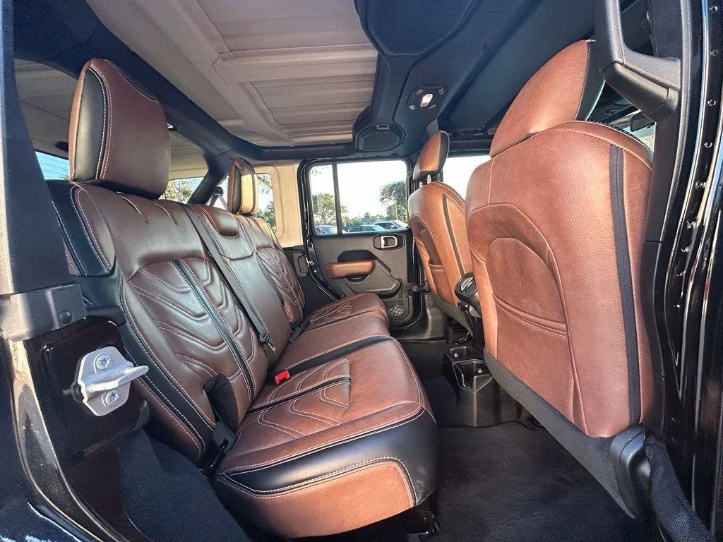 Used 2018 Black Clearcoat Jeep Unlimited Sport S image 30