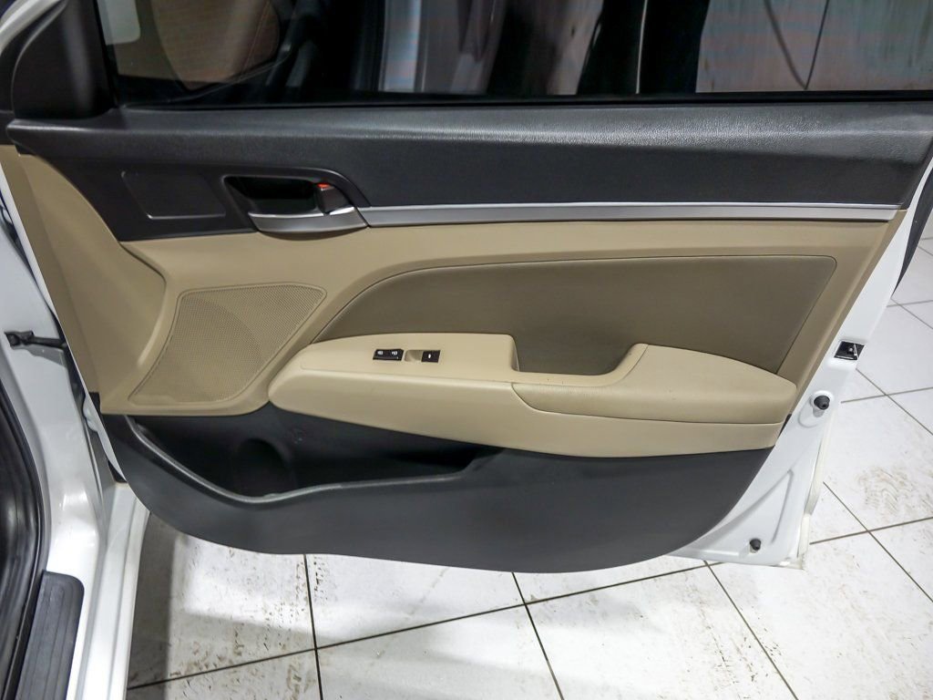 2020 HYUNDAI ELANTRA - Image 30