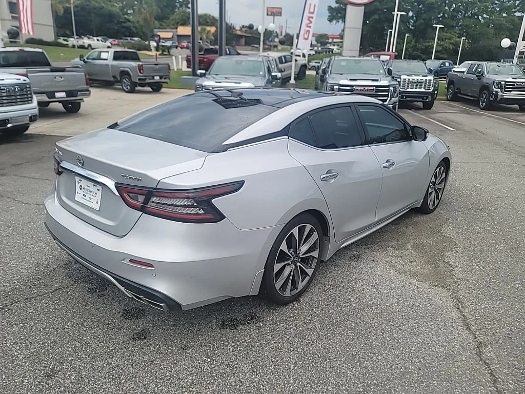 Used 2023 Silver Nissan Platinum image 7