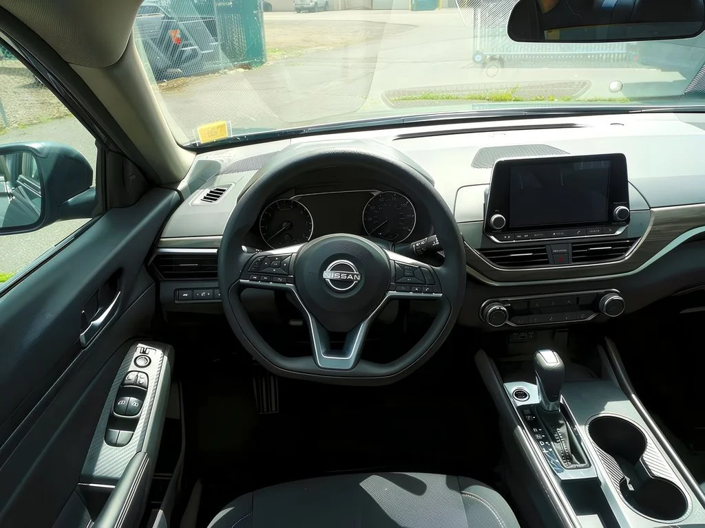 2025 Nissan Altima SV - Photo 23