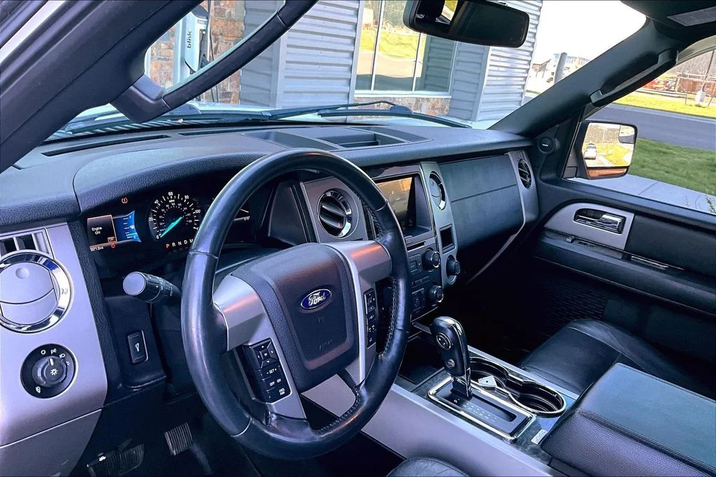 Used 2017 White Ford Limited image 14