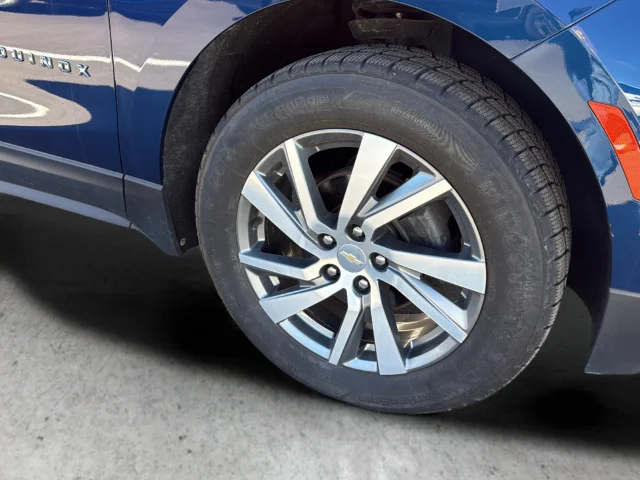 Used 2022 Blue Chevrolet Premier image 27