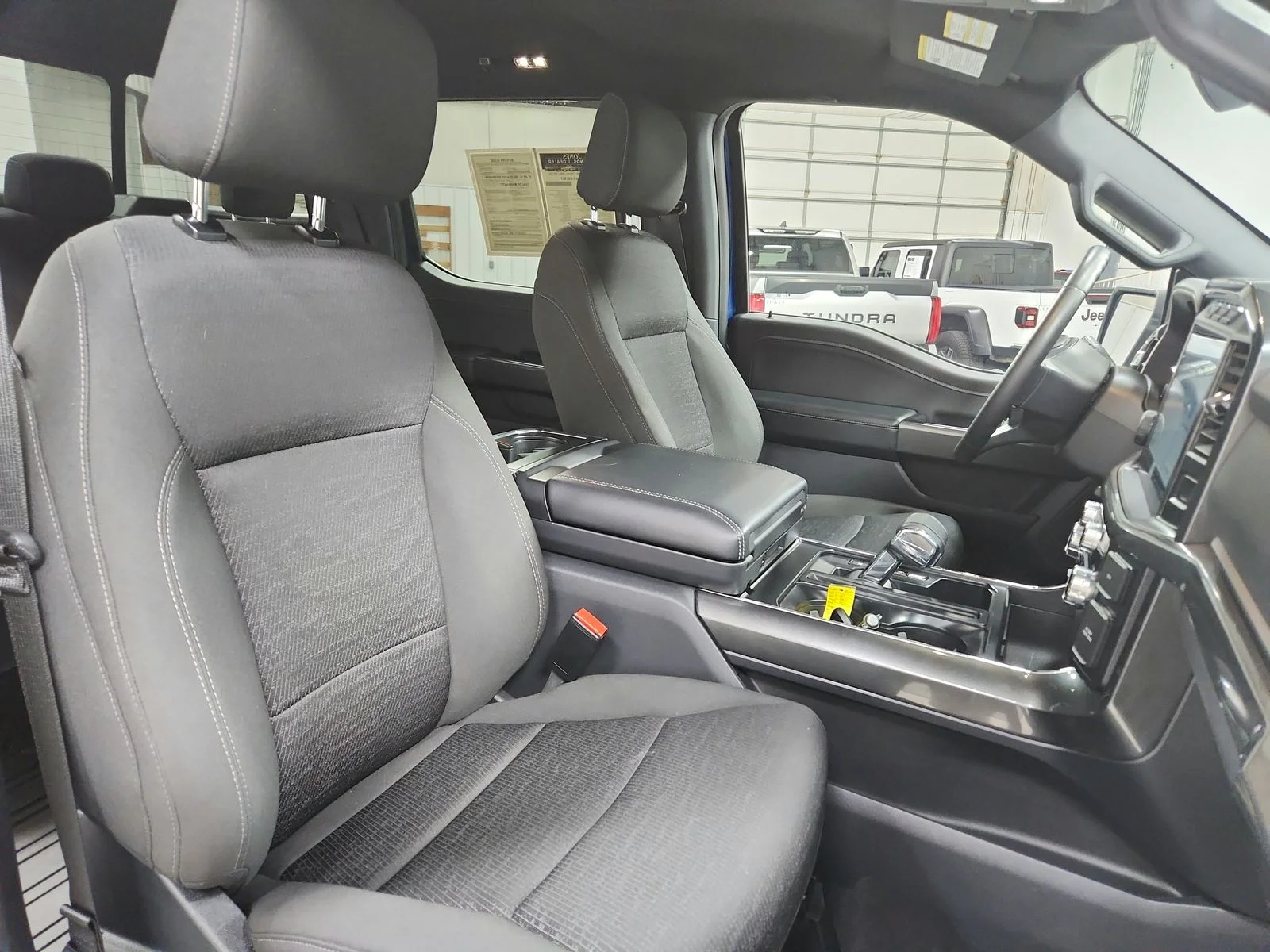 Used 2023 Blue Ford XLT image 38