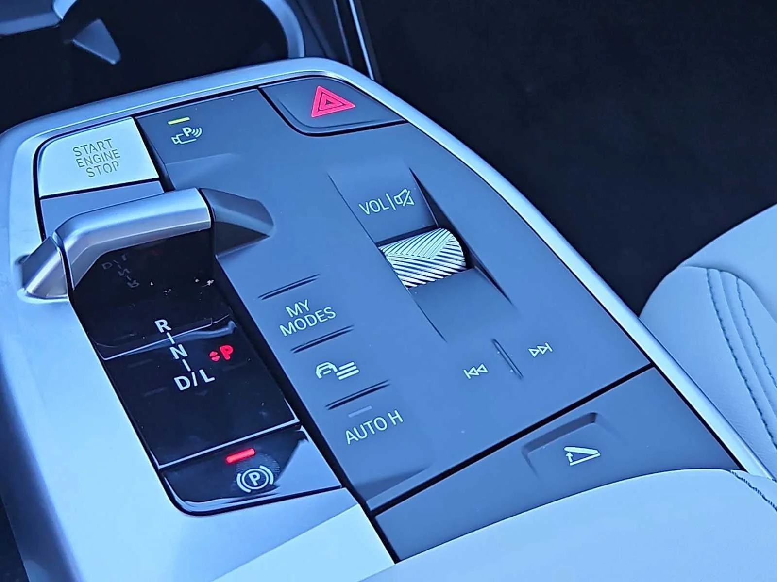 New 2026 White BMW xDrive28i image 31