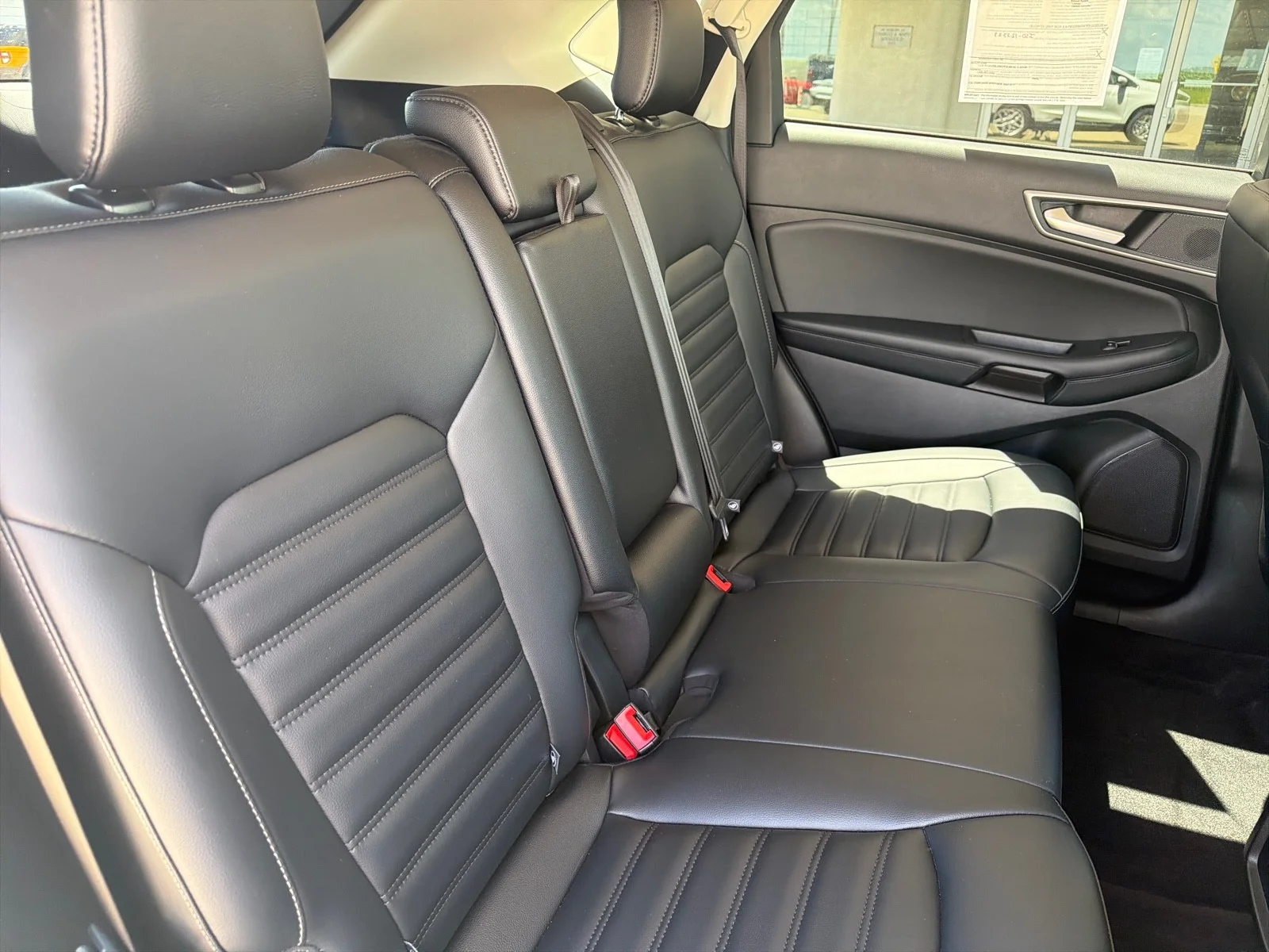 Used 2024 Oxford White Clearcoat Ford SEL image 13