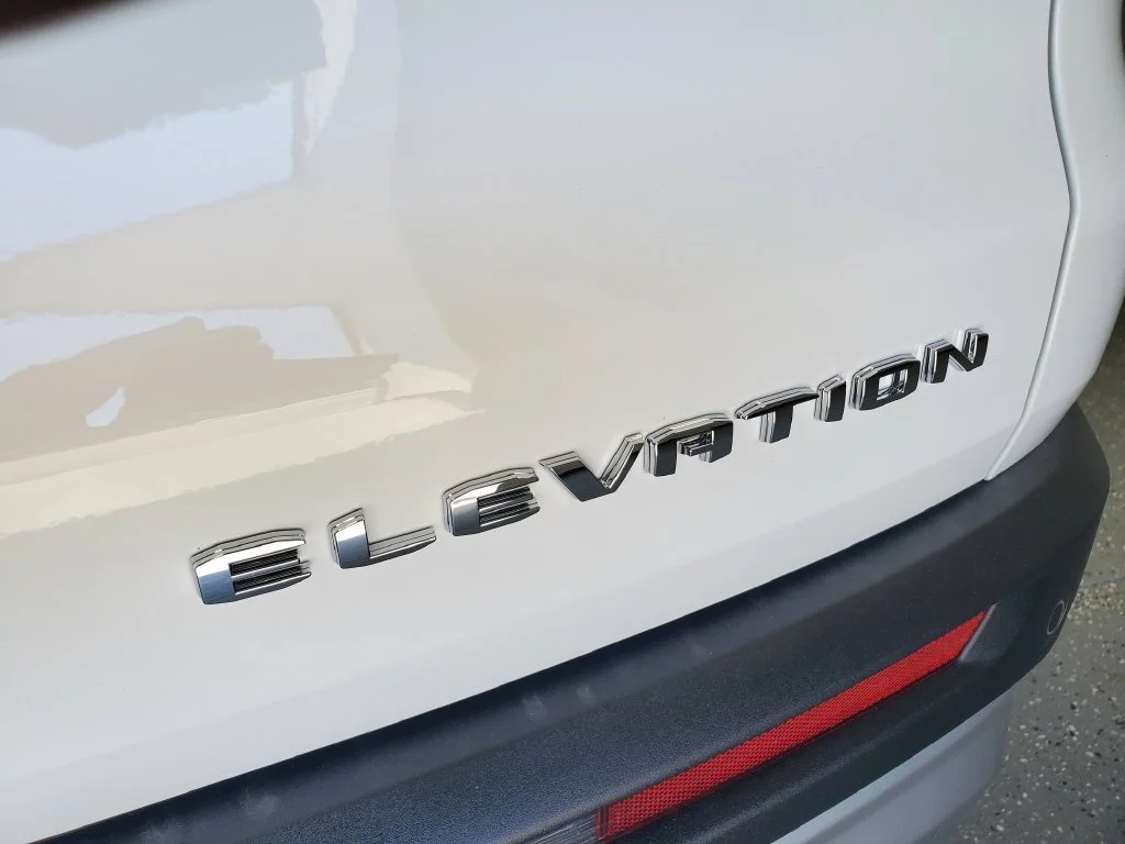 New 2026 Summit White GMC Elevation image 34
