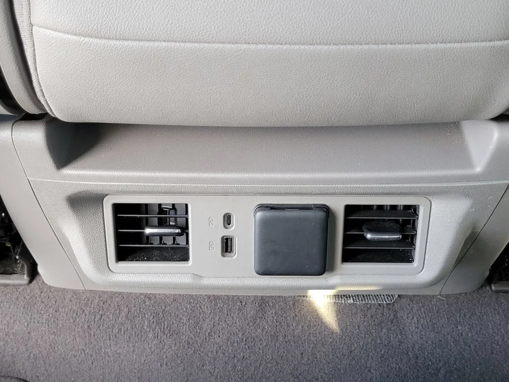 Used 2024 Summit White GMC SLT image 15
