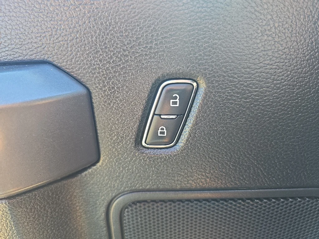 Used 2019  Ford XLT image 13