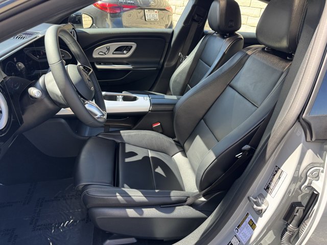 New 2027 MANUFAKTUR Alpine Grey Mercedes-Benz CLA 220 image 2