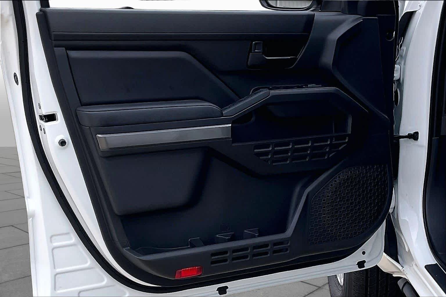 New 2026 Ice Cap Toyota SR5 image 10