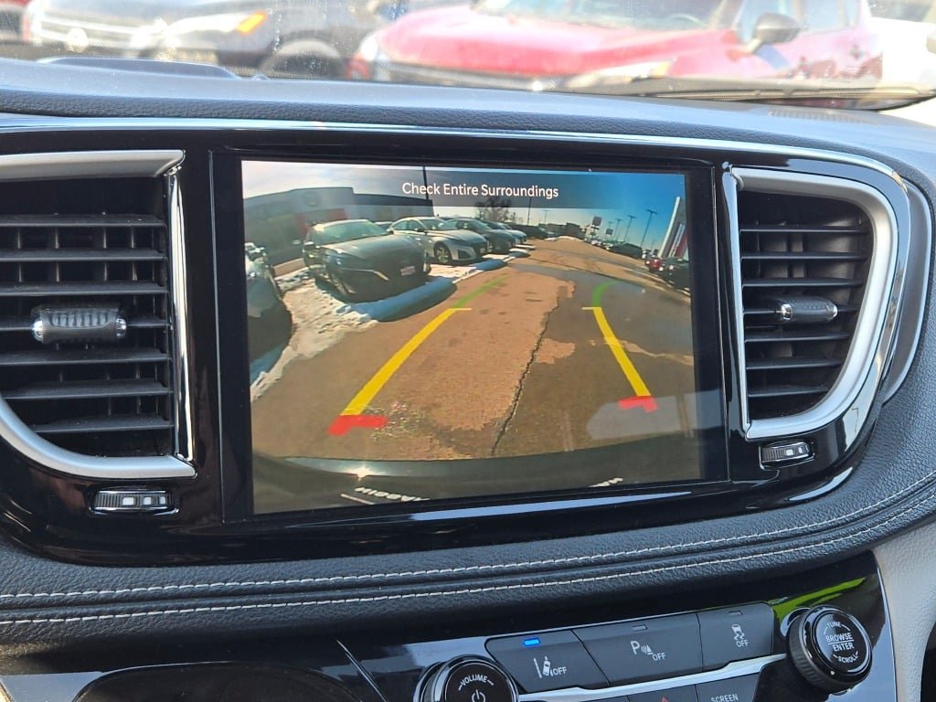 Used 2024 Black Chrysler Select image 30