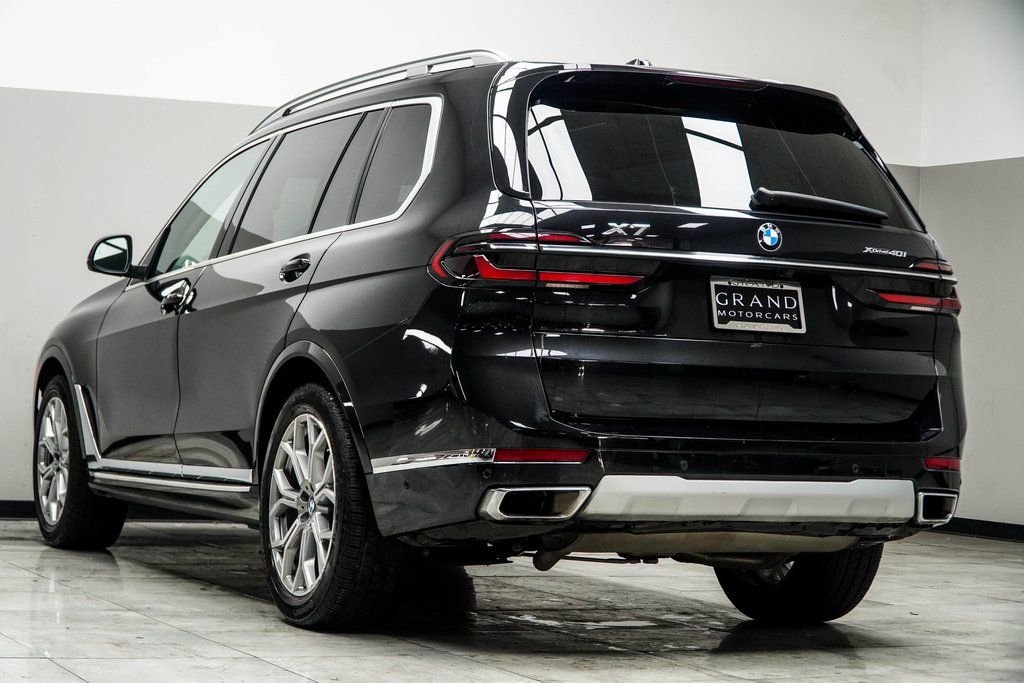Used 2025 Black BMW xDrive40i image 11