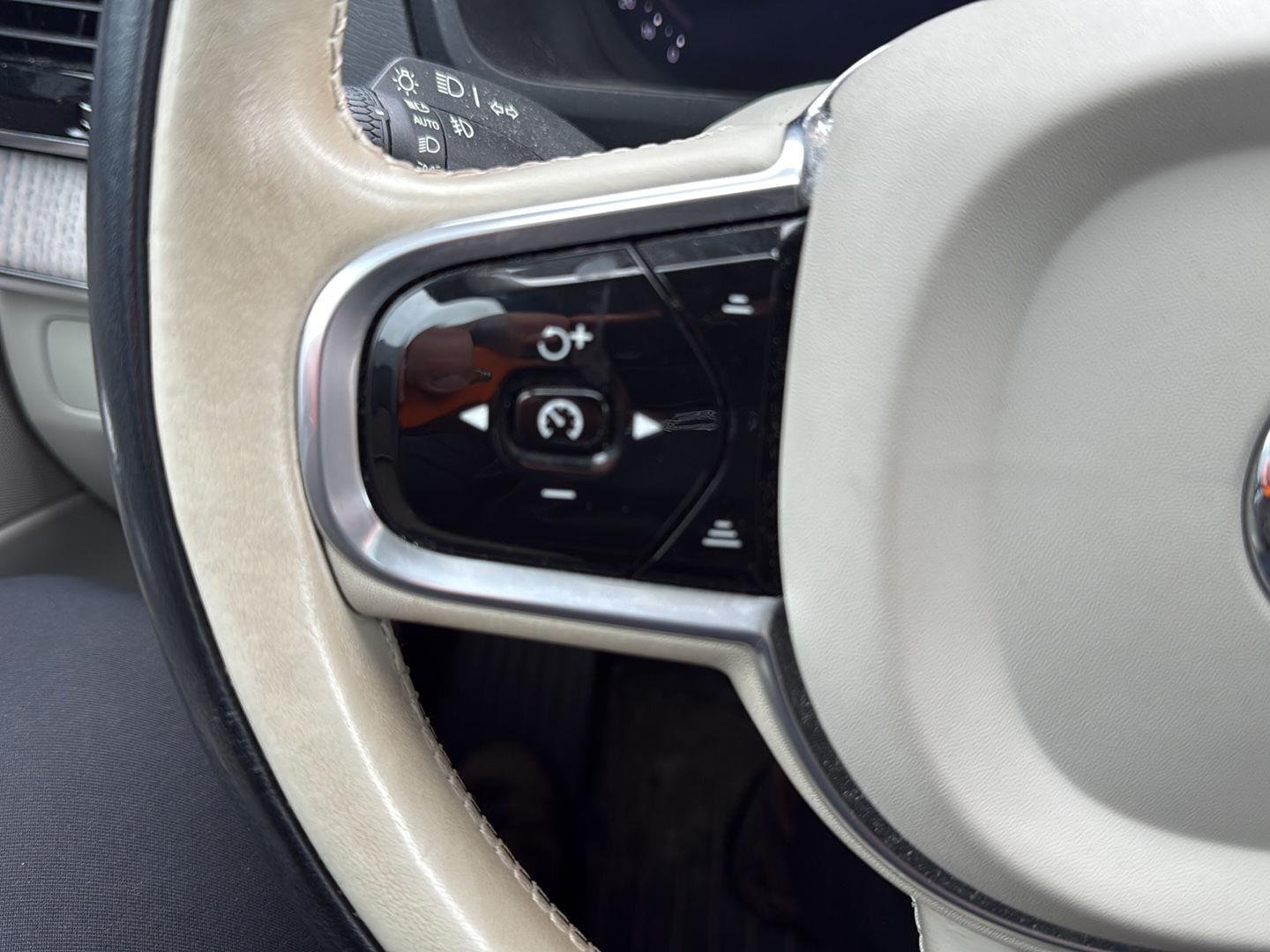 Used 2023 Crystal White Metallic Volvo Plus image 22