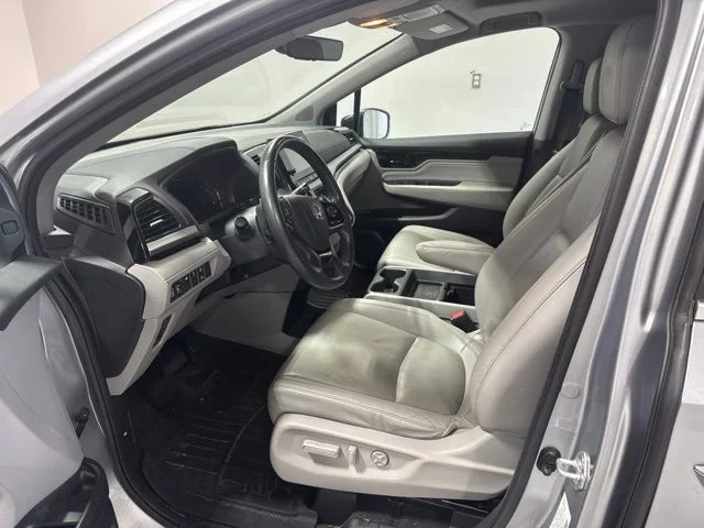 Used 2023  Honda Touring image 13