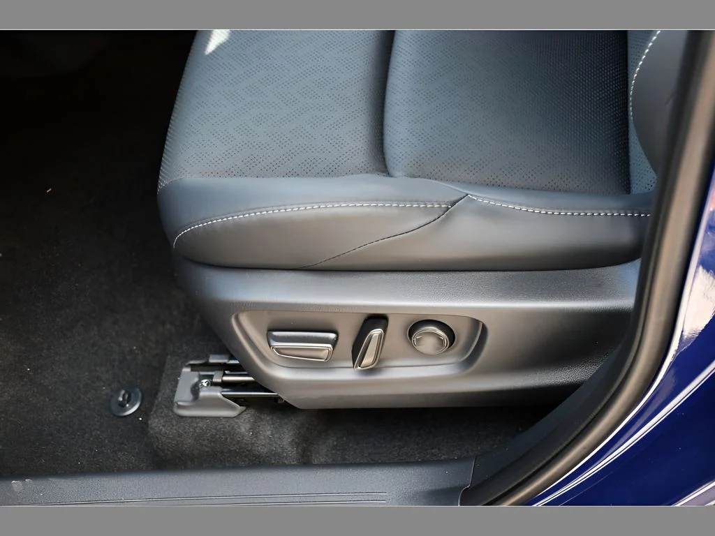 New 2026 SAPPHIRE BLUE PEARL Subaru Premium image 30