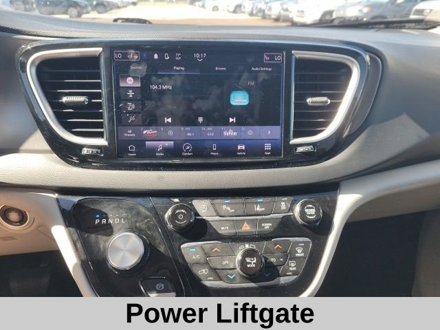 Used 2023 White Chrysler Touring L image 7