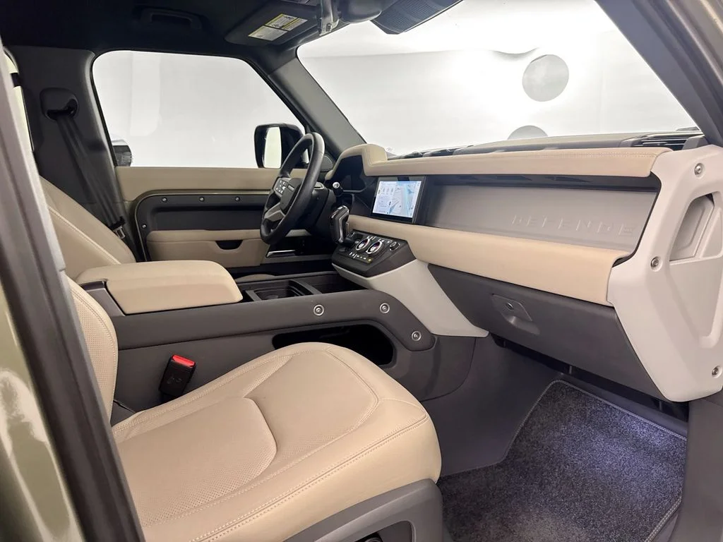 Certified Used 2023 Green Land Rover S image 28