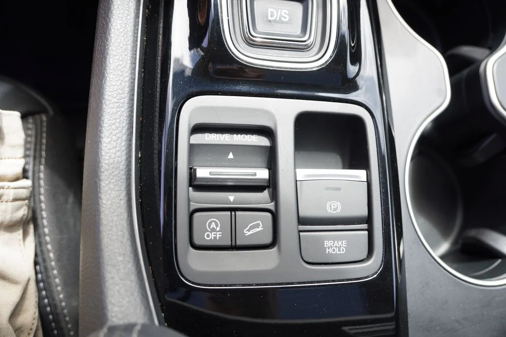 Used 2023 Platinum White Pearl Honda Touring image 35