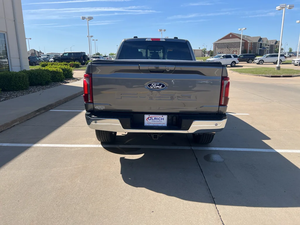 Used 2025 Carbonized Gray Metallic Ford LARIAT image 7