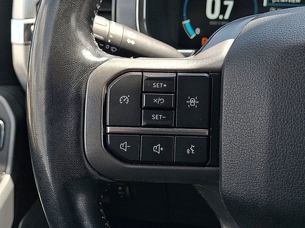 Used 2022 Black Metallic Ford Lariat image 23