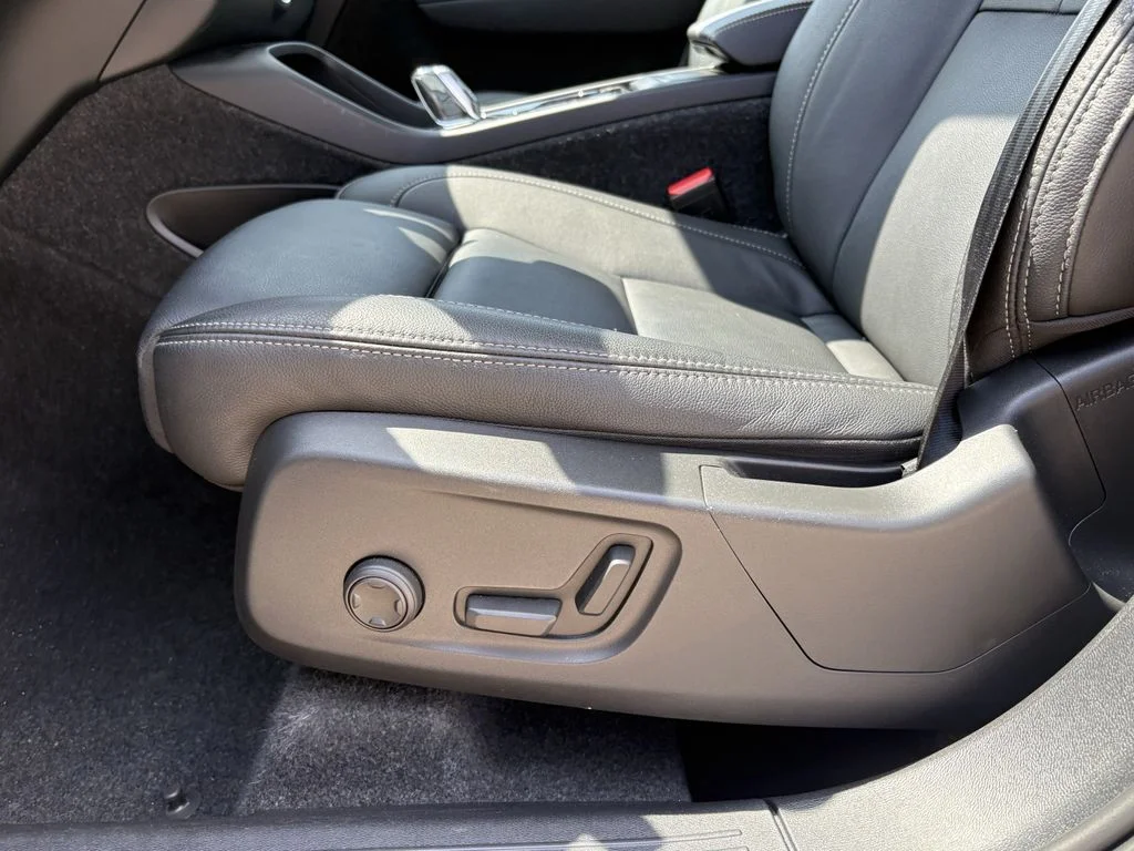 Certified Used 2026 Crystal White Volvo Plus image 13