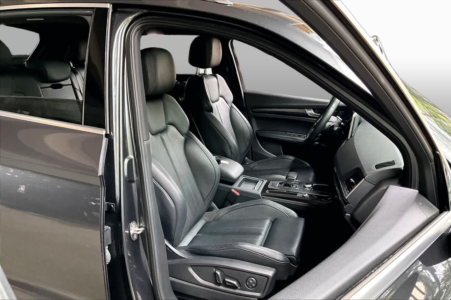Used 2018 Daytona Gray Pearl Effect Audi Prestige image 8