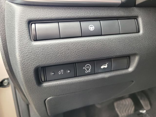 Used 2023 Gold Nissan SL image 19