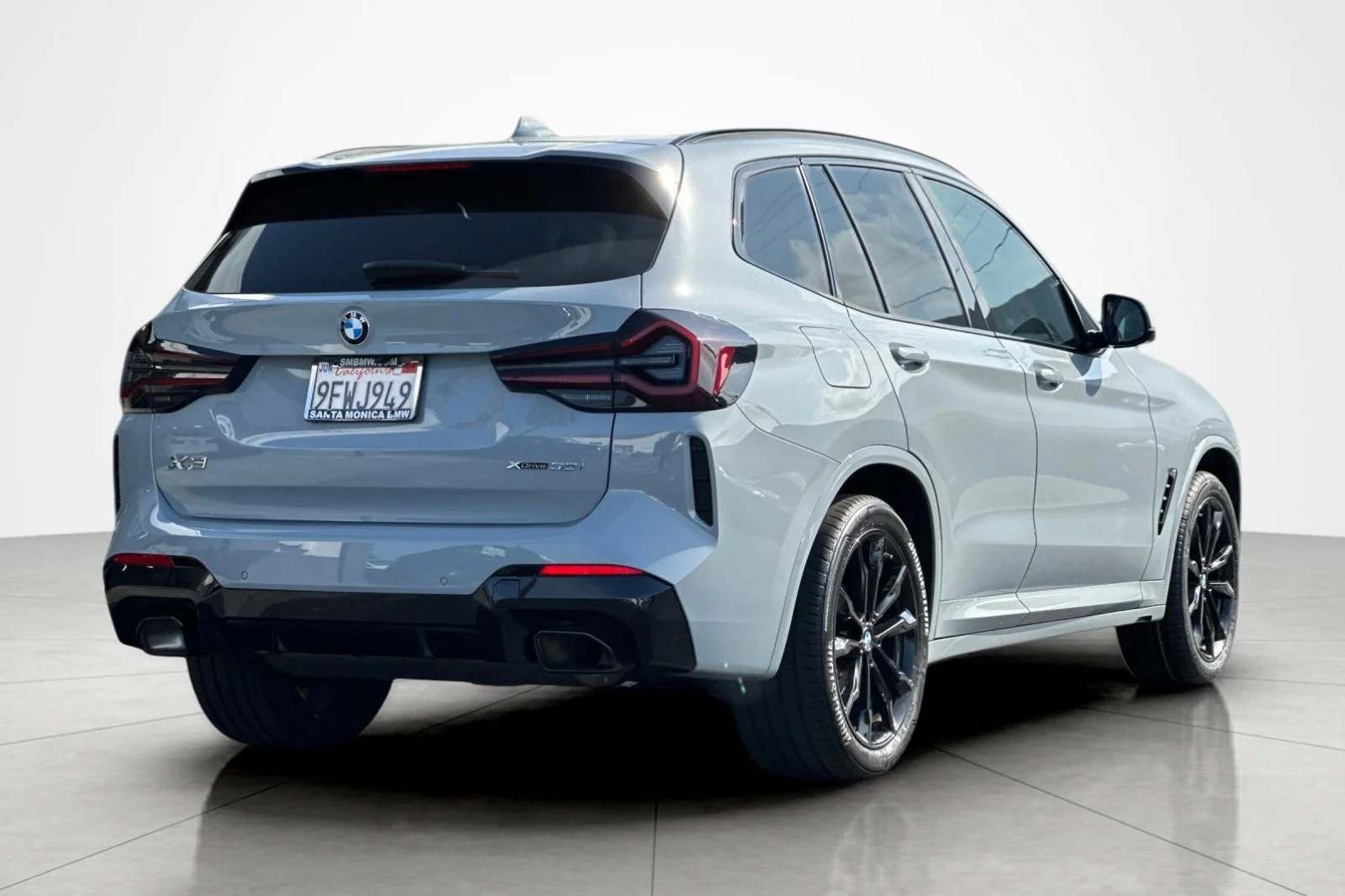 Used 2023 Brooklyn Grey Metallic BMW xDrive30i image 5