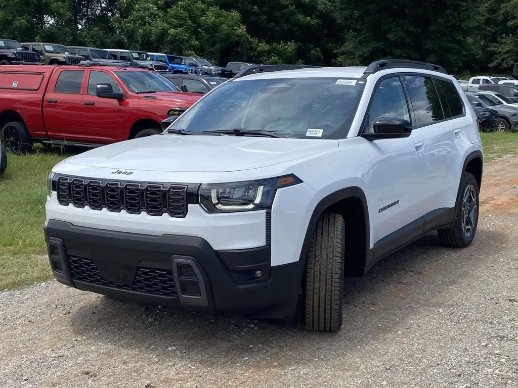 New 2026 Bright White Clear-Coat Exterior Paint Jeep Limited image 32