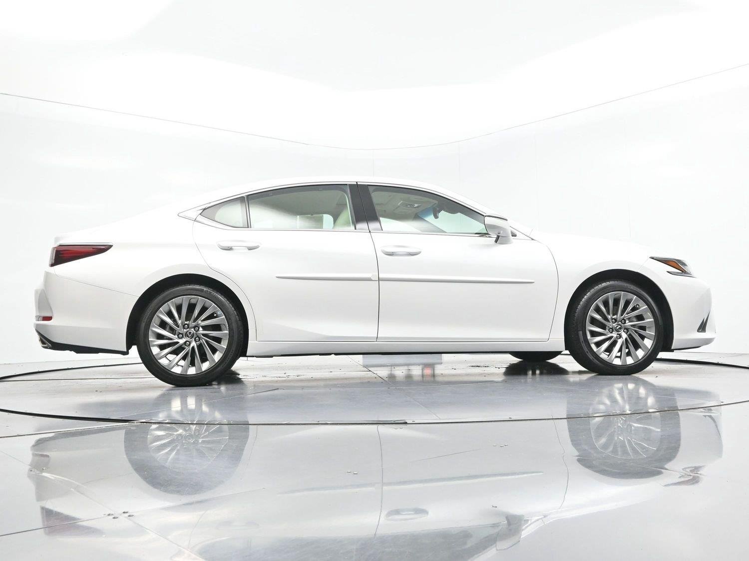 Used 2022 Eminent White Pearl Lexus ES 350 Ultra Luxury image 53