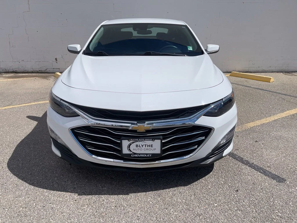 Used 2023 SUMMIT WHITE Chevrolet LT image 2