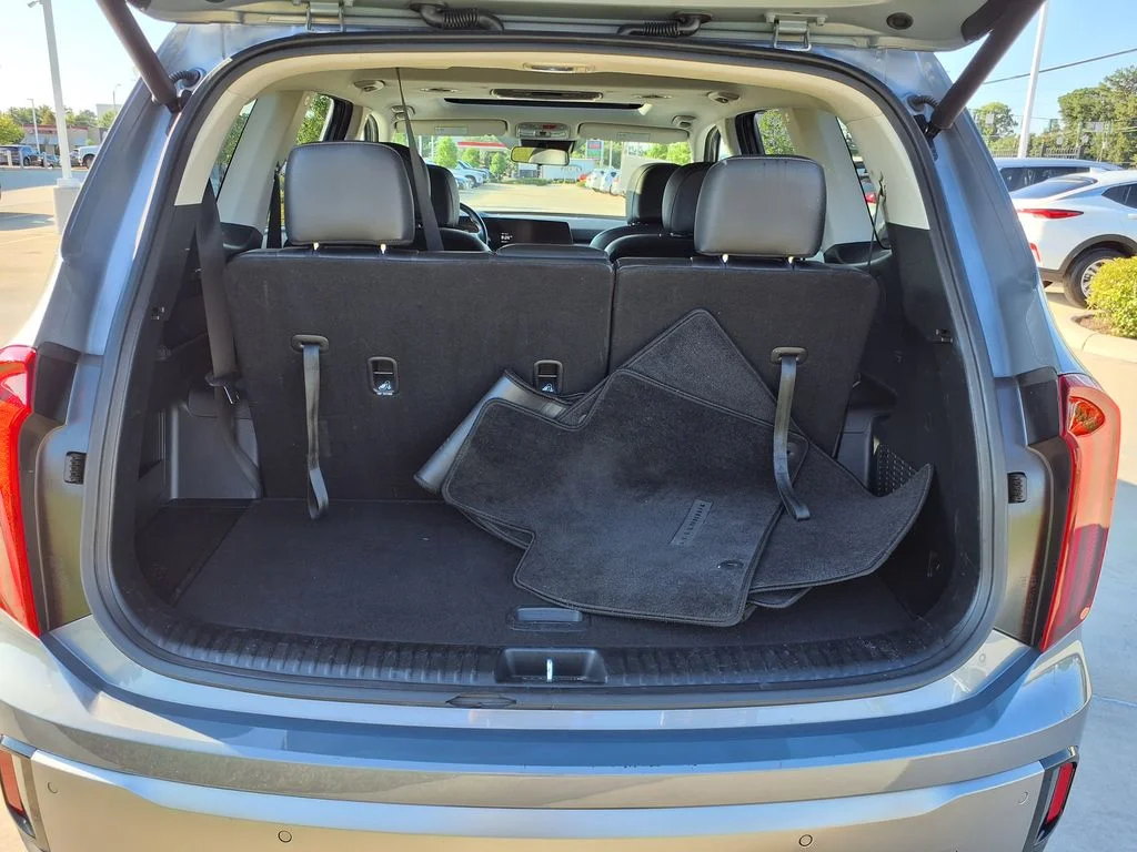 Used 2025 Silver Kia S image 13