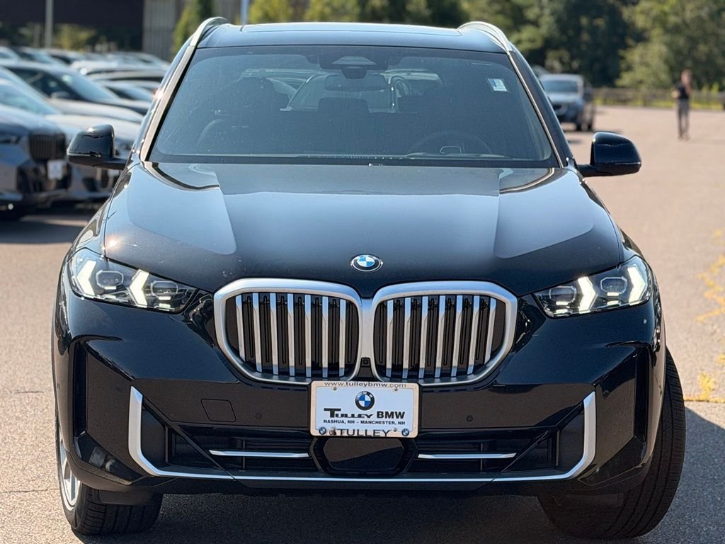 New 2026 Black Sapphire Metallic BMW xDrive40i image 2