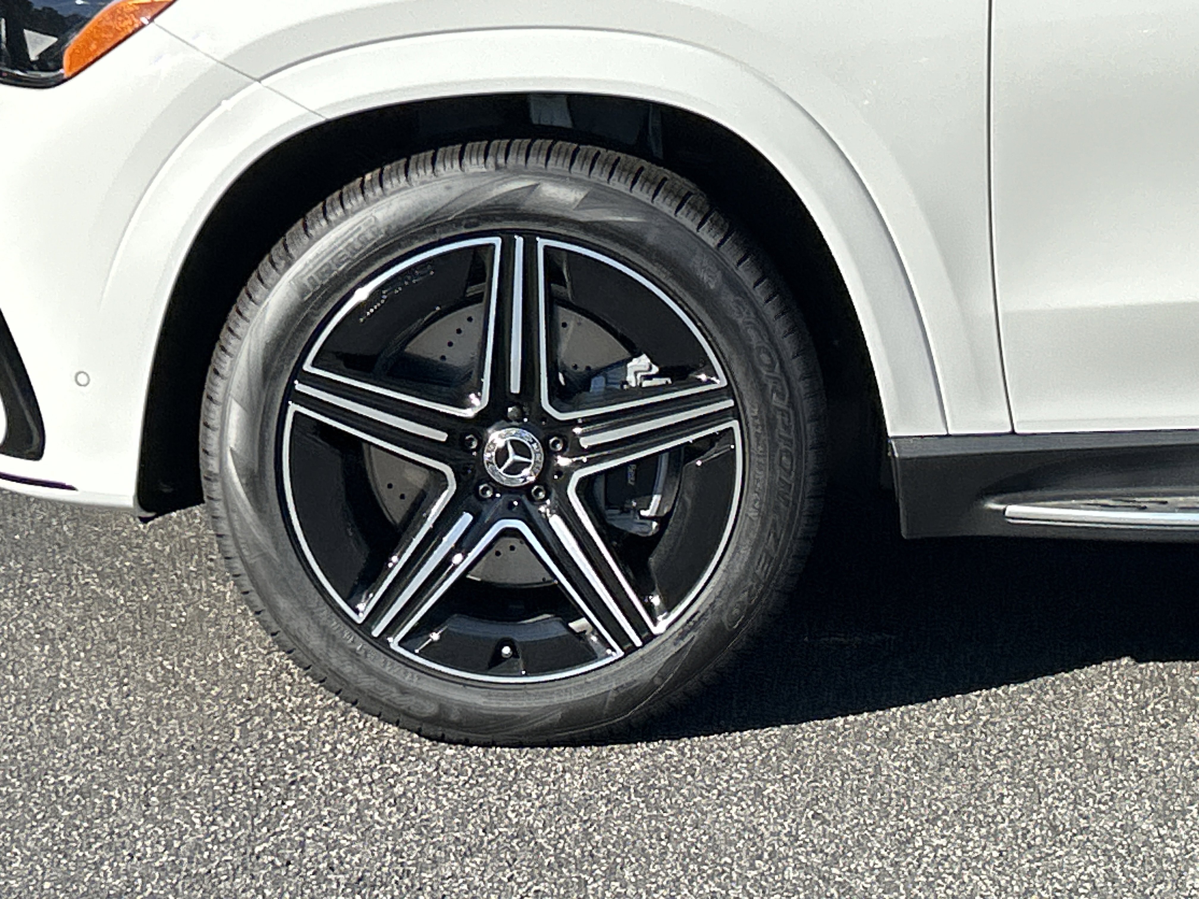 New 2026 Polar White Mercedes-Benz GLE 350 4MATIC® SUV image 14
