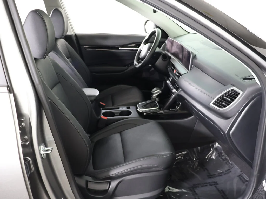 Certified Used 2024 Gray Kia SX image 33