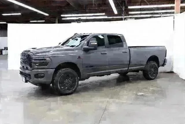 New 2026 Ceramic Gray Clear-Coat Exterior Paint RAM LARAMIE image 3