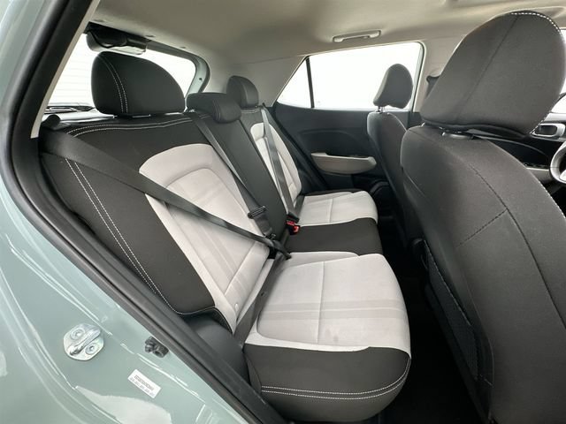 2025 Hyundai Venue SEL - Photo 17
