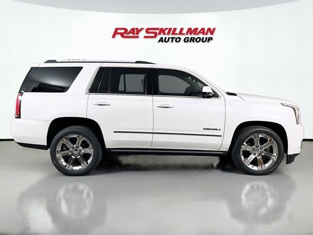 Used 2017 White Frost Tricoat GMC Denali image 8
