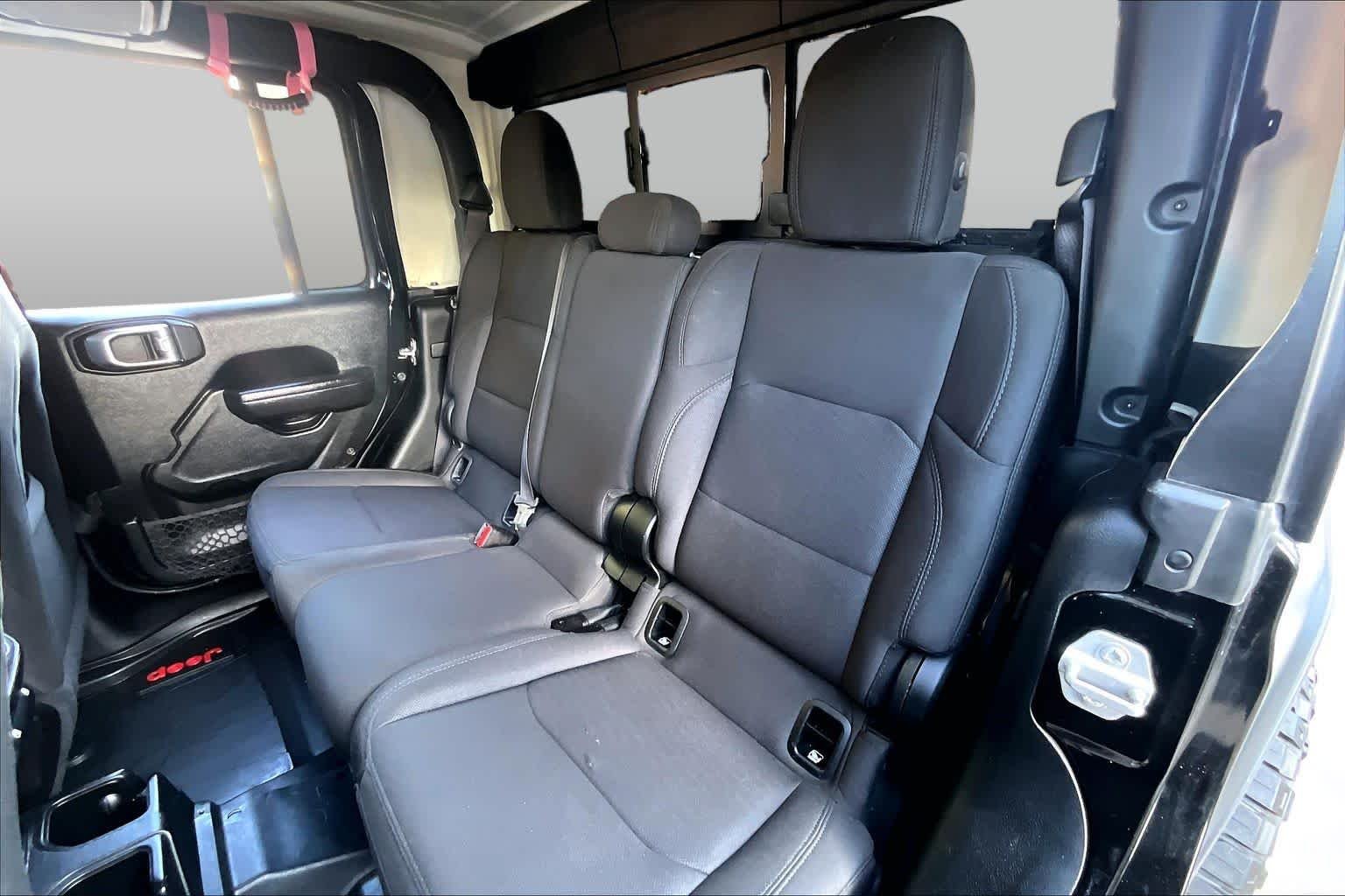 Used 2020 Black Clearcoat Jeep Sport S image 20